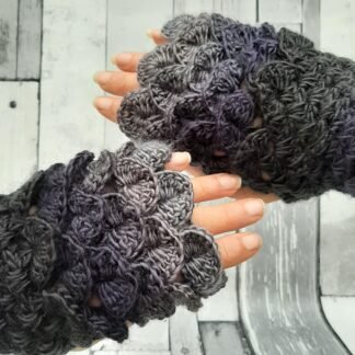 GUNMETAL - SOLD OUT - Crochet DragonScale wristwarmer gloves