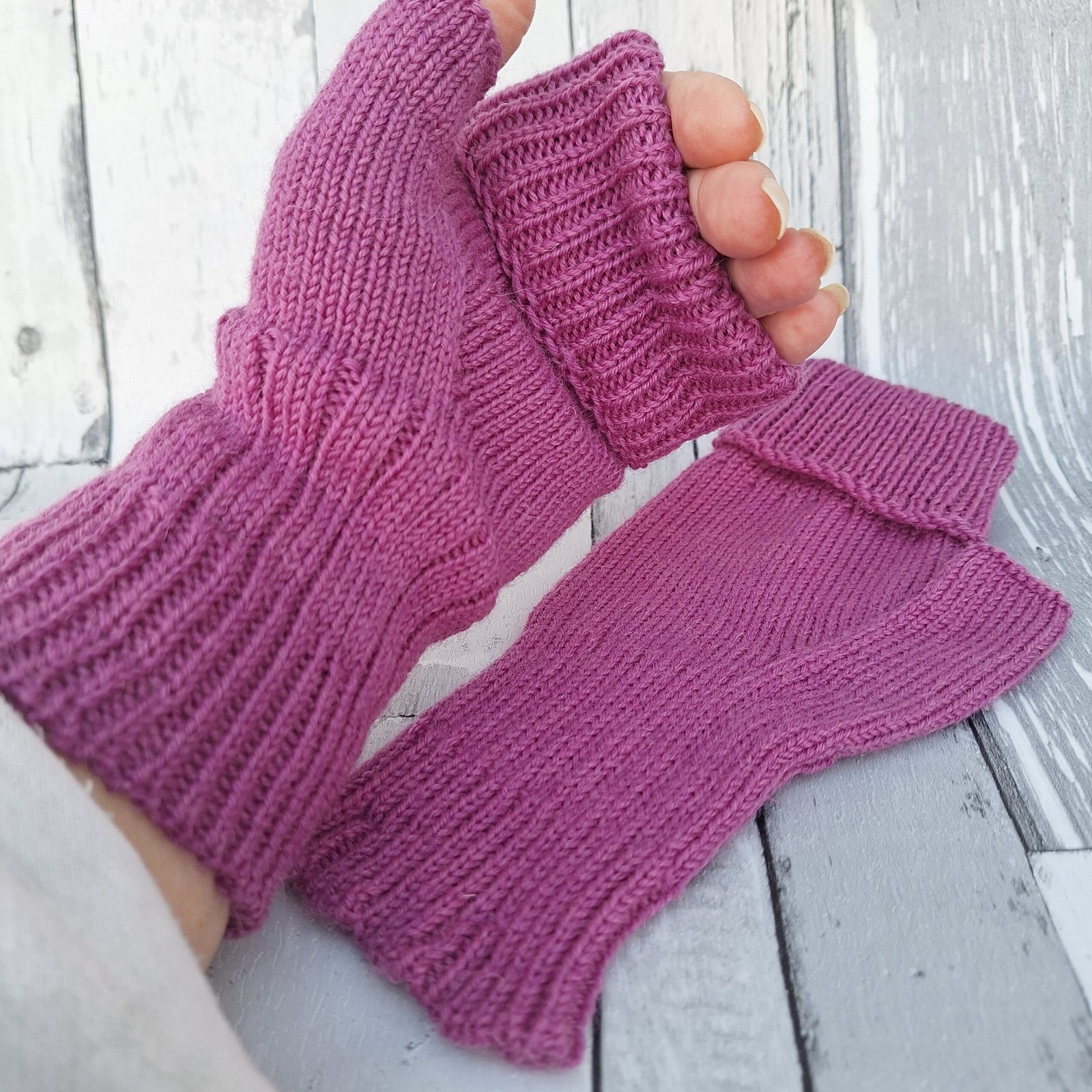 Wristwarmers - Blackcurrant Bomb - Image 5
