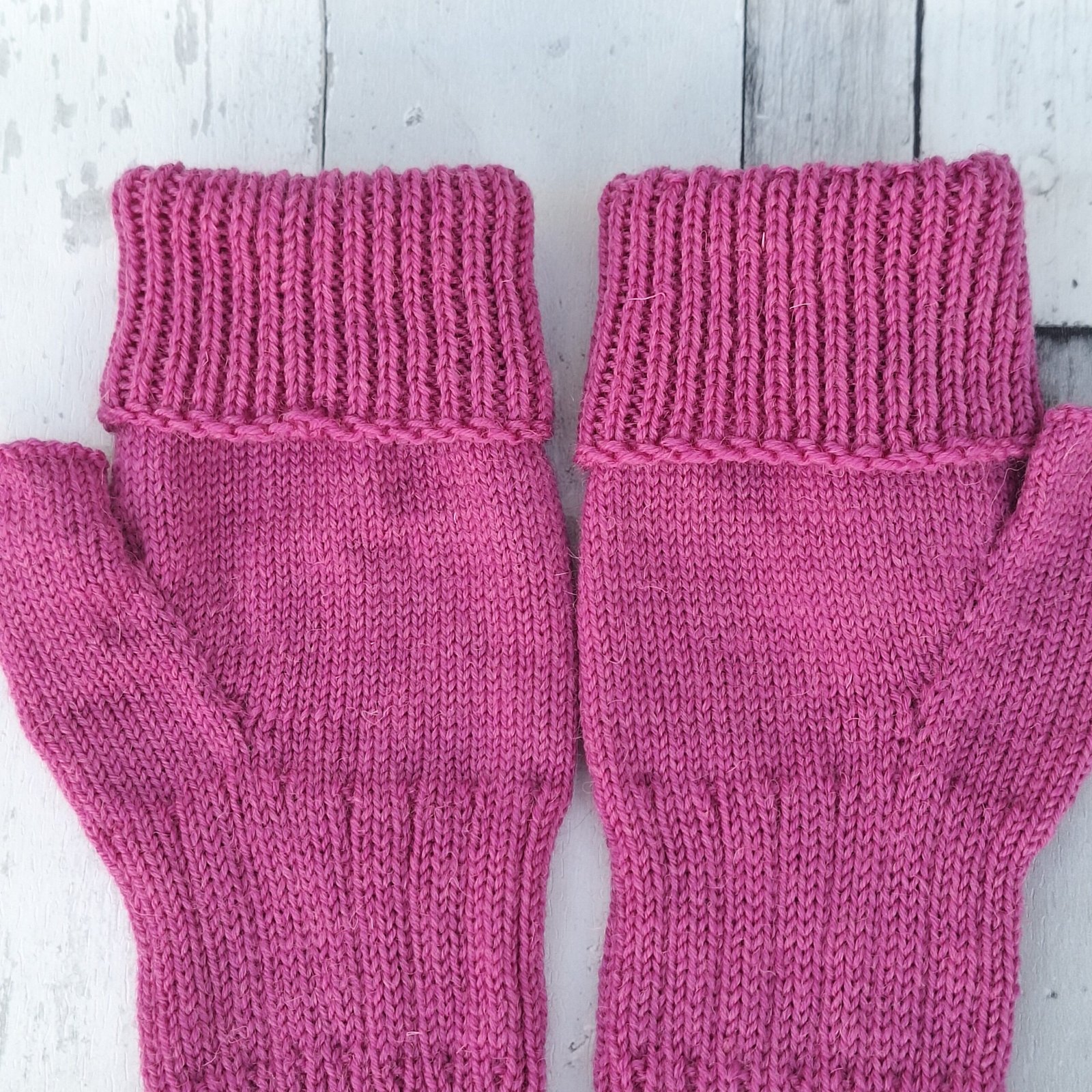 Wristwarmers - Blackcurrant Bomb - Image 3