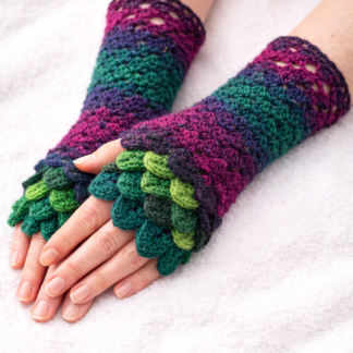 Dragonscale Wristwarmers - Draco