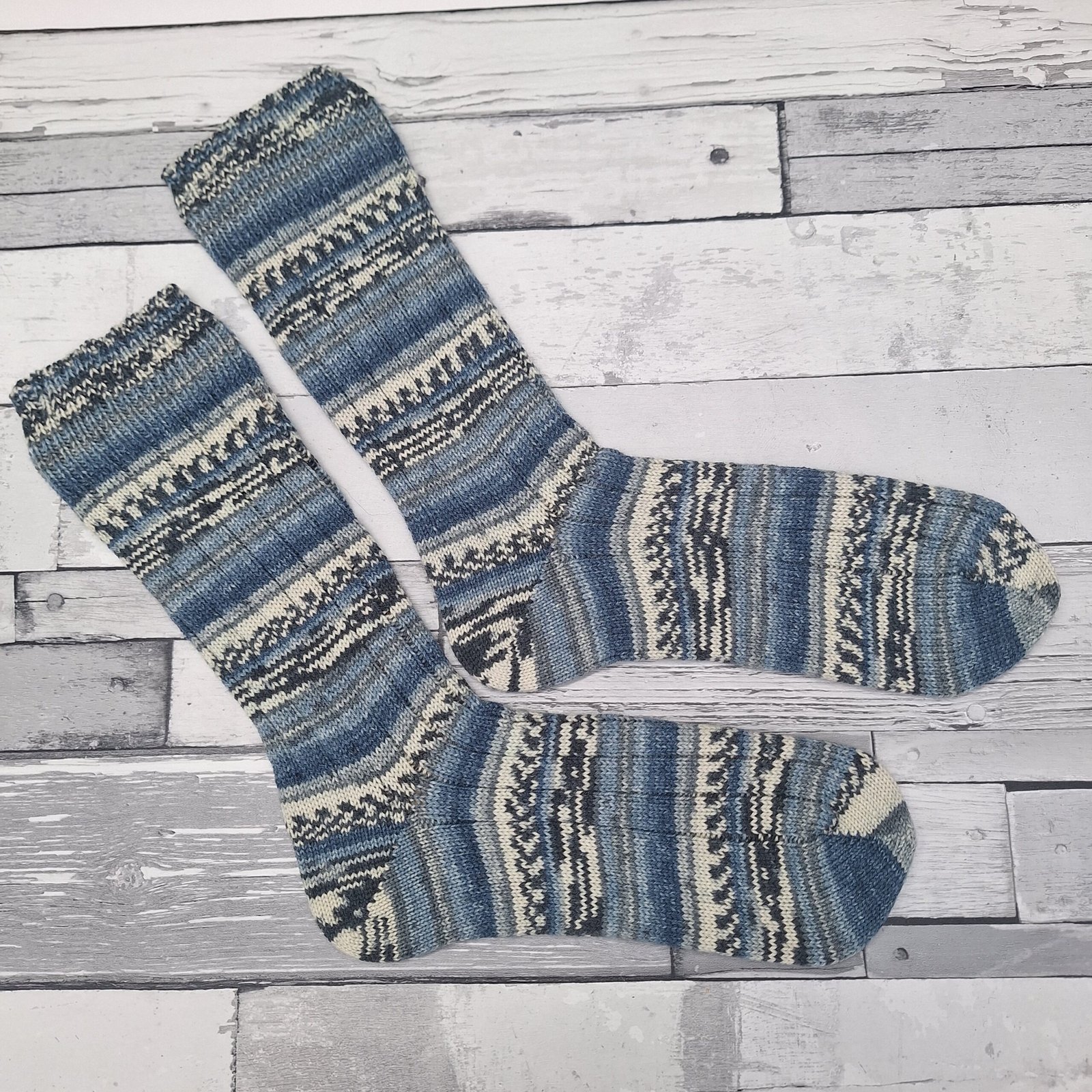 HANDMADE KNITTED SOCKS - Size 8-9 - Winter Tides