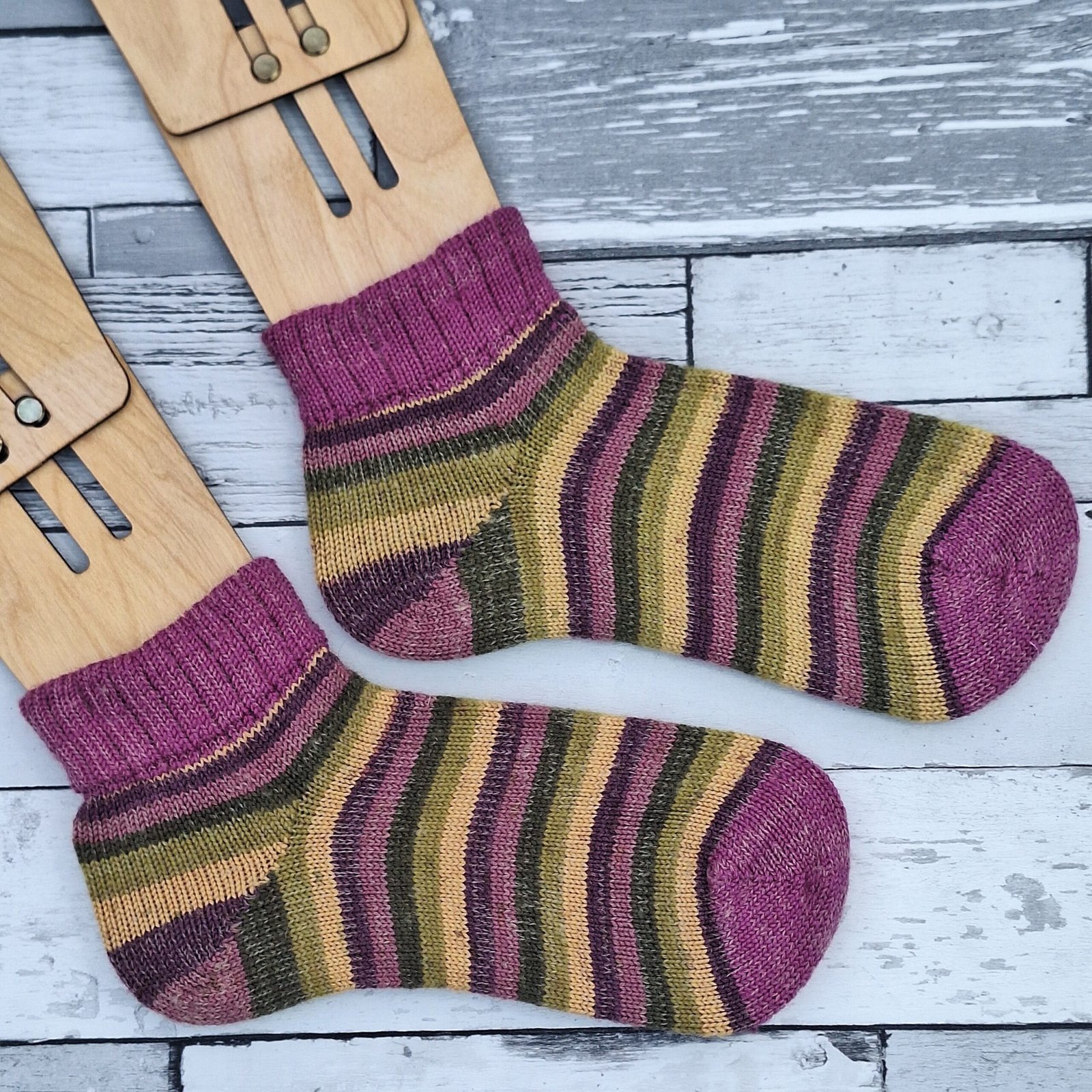 HANDMADE KNITTED SOCKS - Size 3-4 Shorties - Passionfruit Cooler