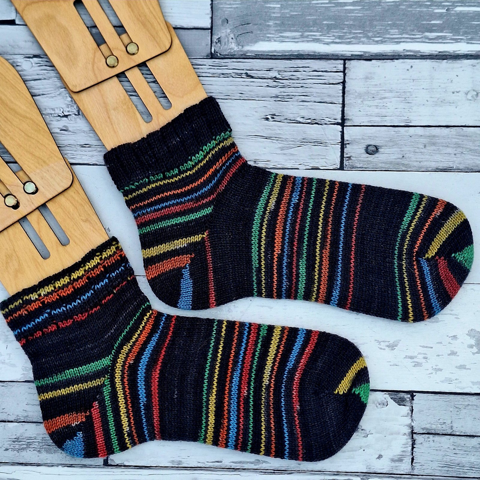 HANDMADE KNITTED SOCKS - Size 4-5 - Fireworks - Cute little Anklets