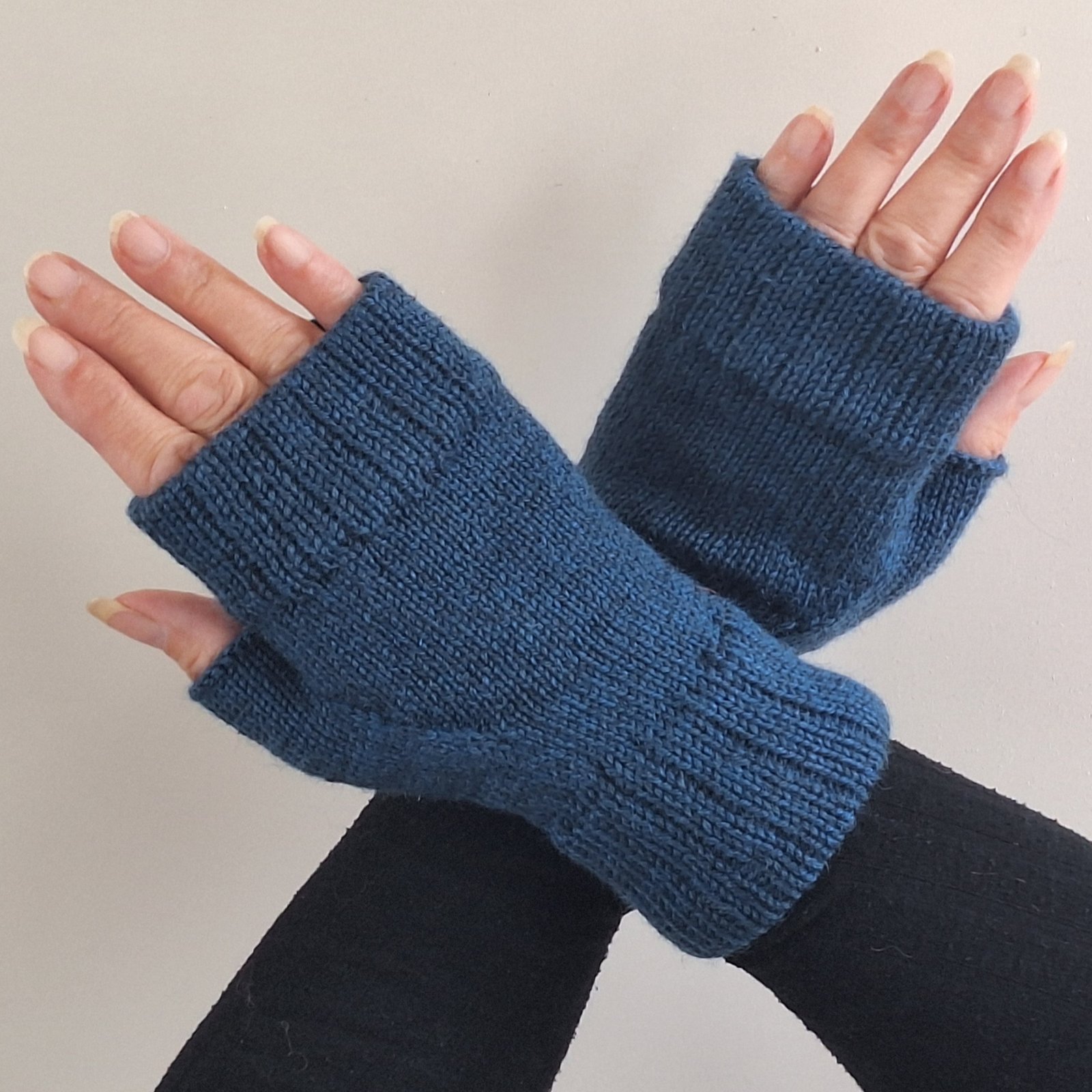 Handmade British Wool Wristwarmers - Ravine | Bluefaced Leicester - Image 4
