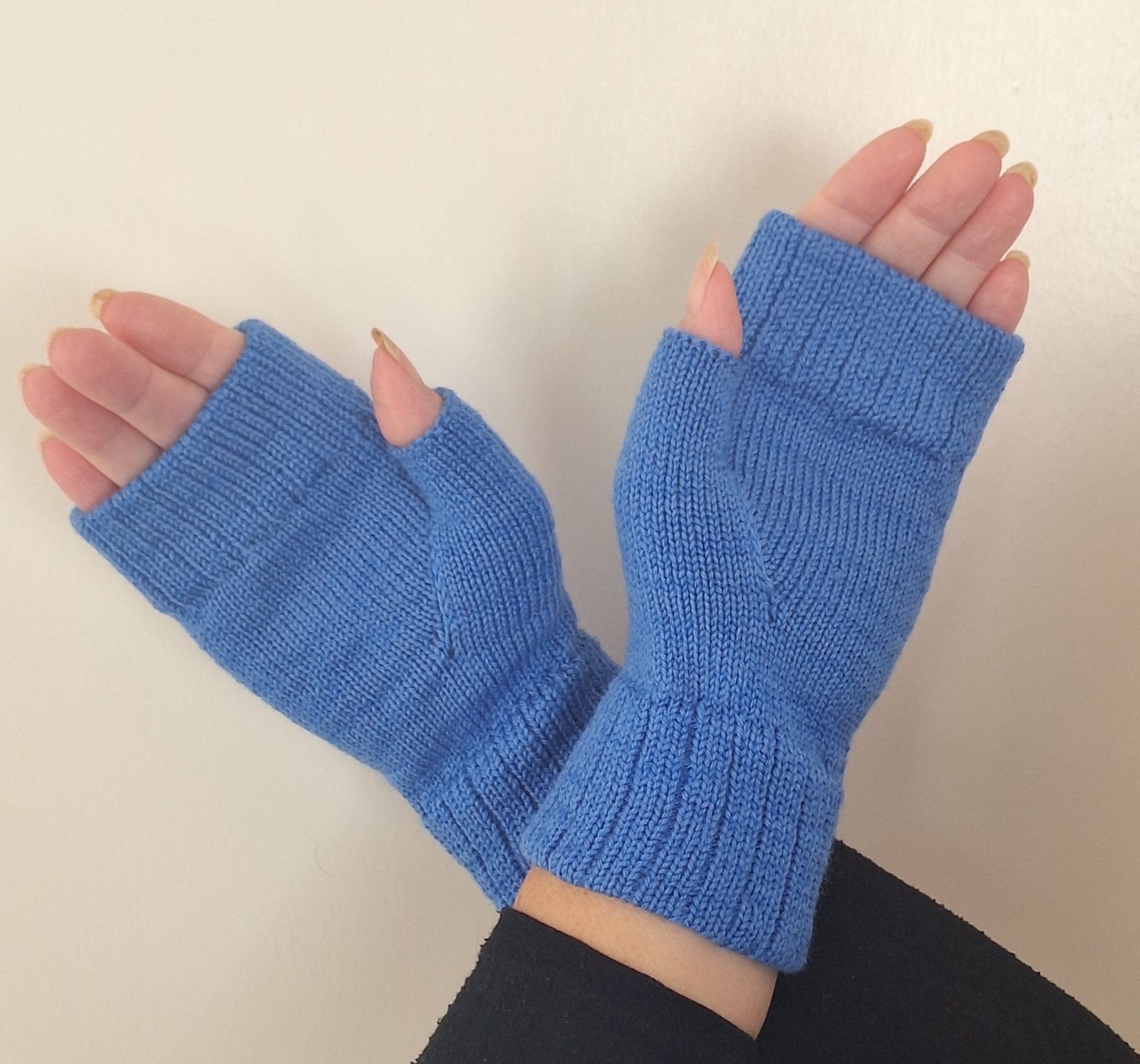 Handmade 100% Merino Wristwarmers – Cornflower Blue - Image 3