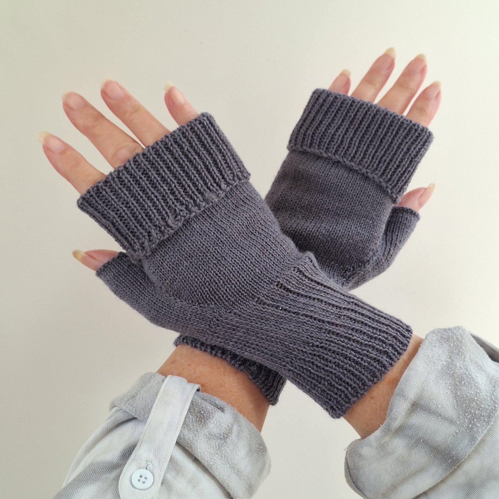 Handmade Knitted Wristwarmers – Solid Grey